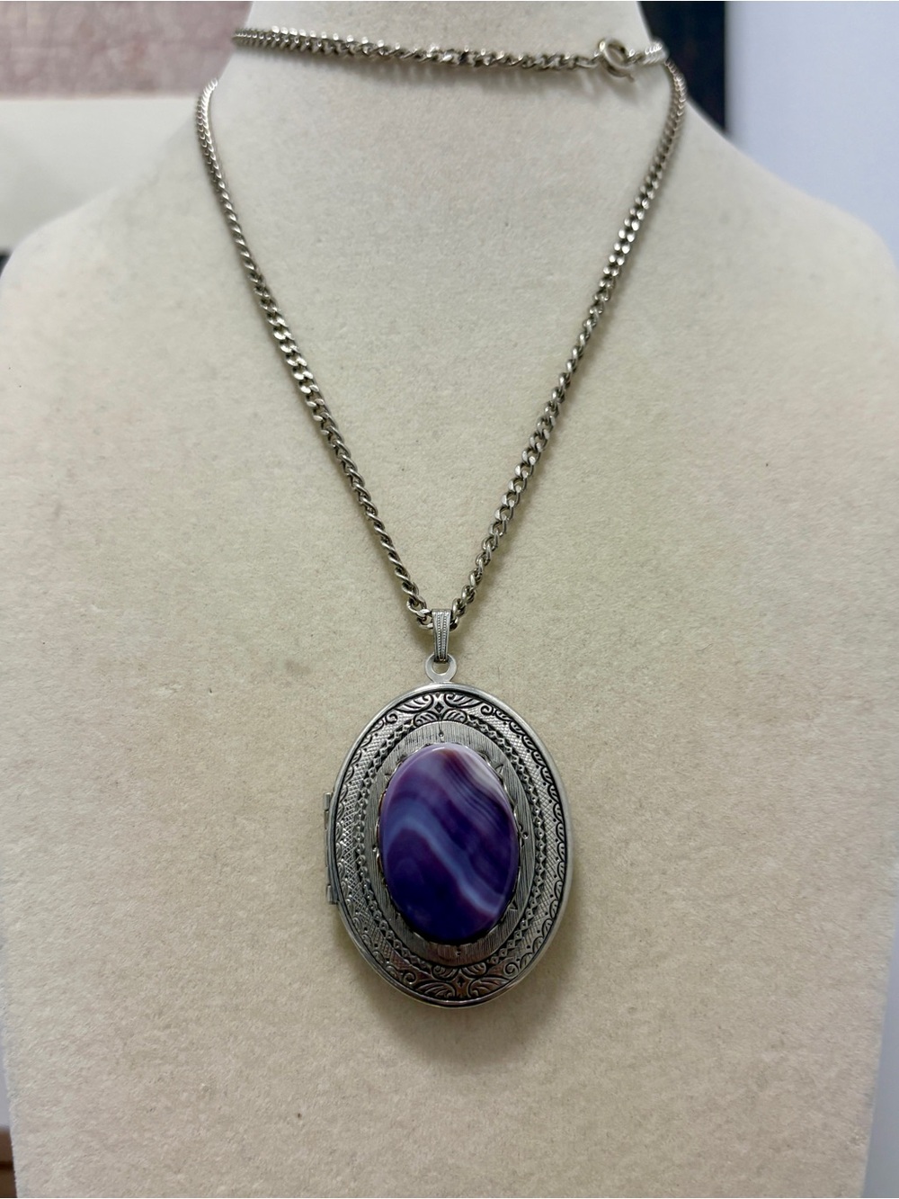 Vintage Silver Tone Locket Pendant Necklace with Purple Striped Stone